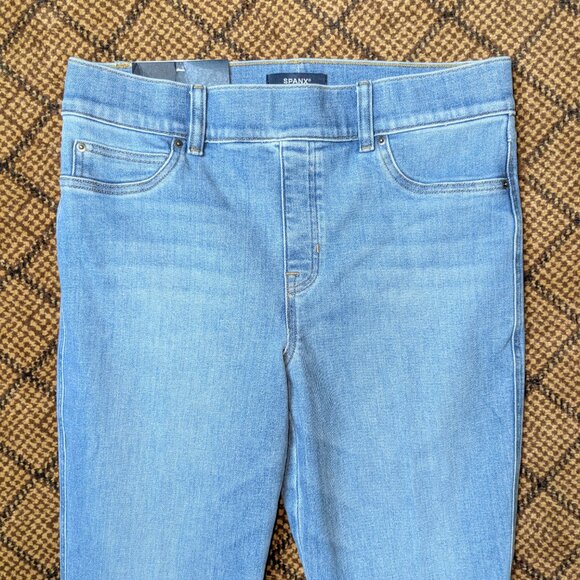 NWT Spanx Pull-On Flare Jeans Womens Size Large Light Stonewash Blue Stretch - Picture 3 of 8